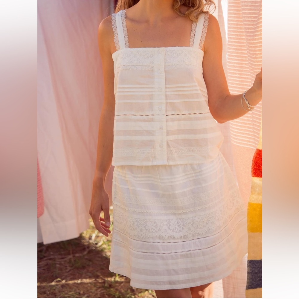 Sonderhaus Sage White Lace Top